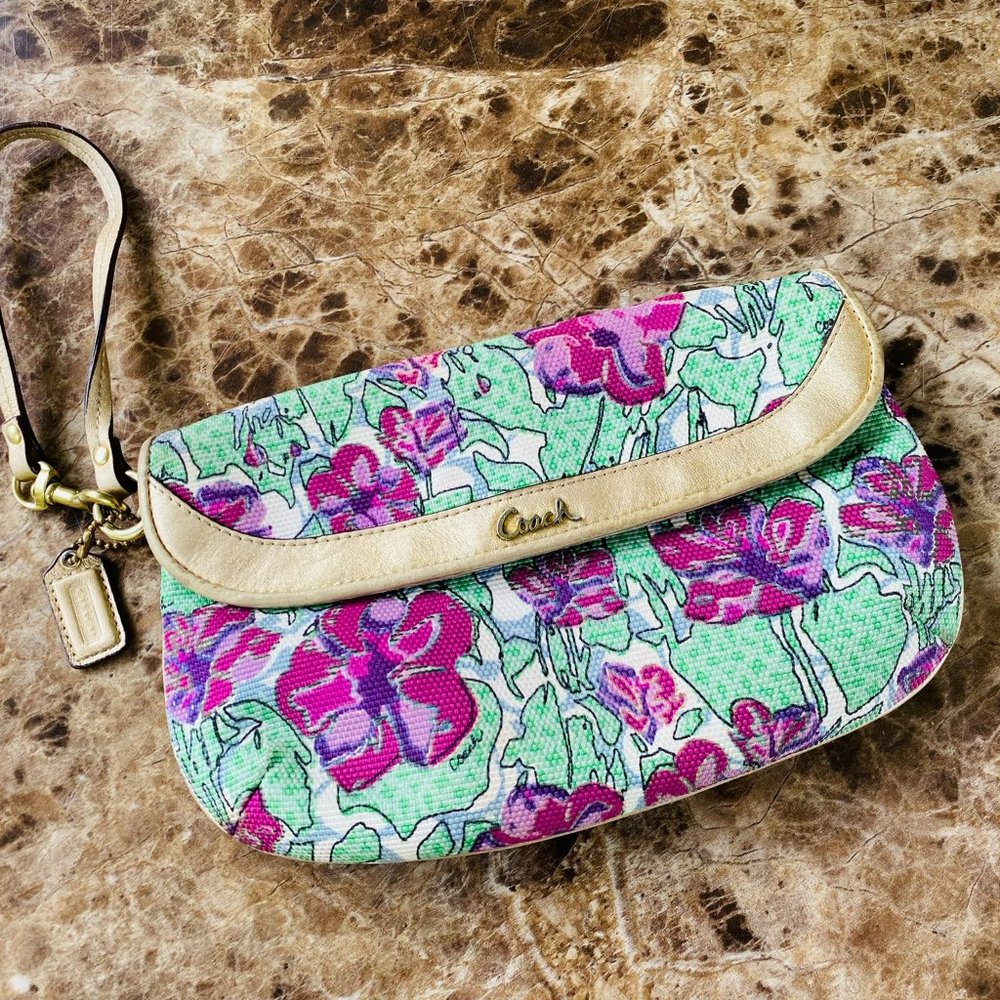 COACH WRISTLET PURSE Spring Colors